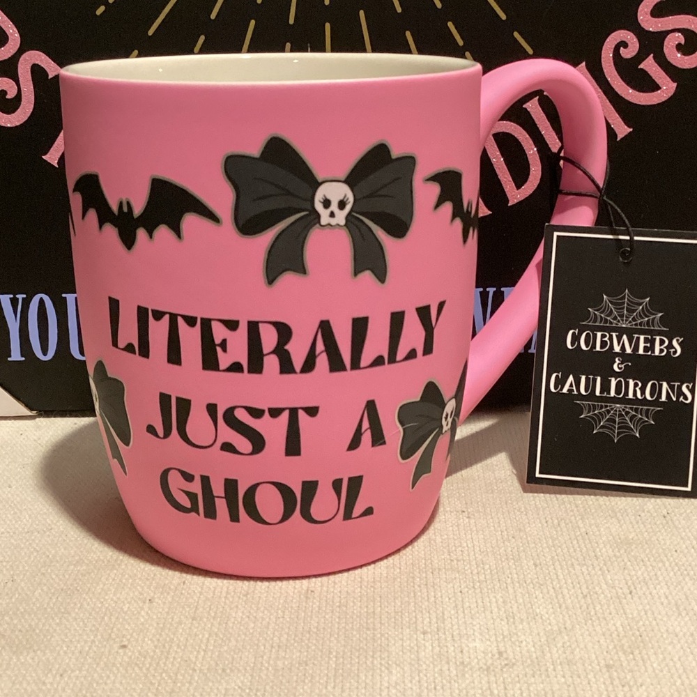 NWT Cobwebs & Cauldrons Halloween Mug
